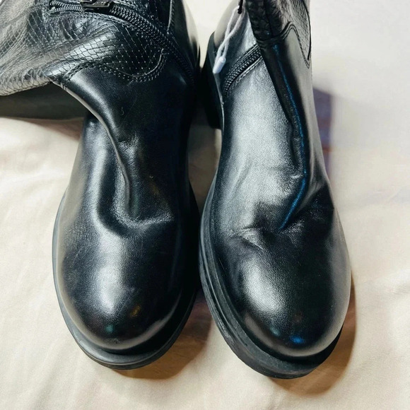 Geox Women's Rawelle Biker Boots Black Snakeskin Embossed Leather Size 36 US 6 - Picture 2 of 9